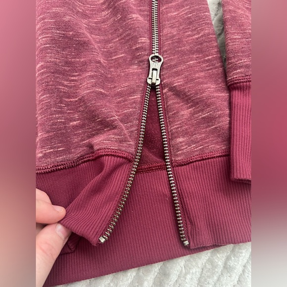 Lululemon Om & Roam Heathered Rust Berry Pullover Hoodie - Size 6 - Picture 4 of 8